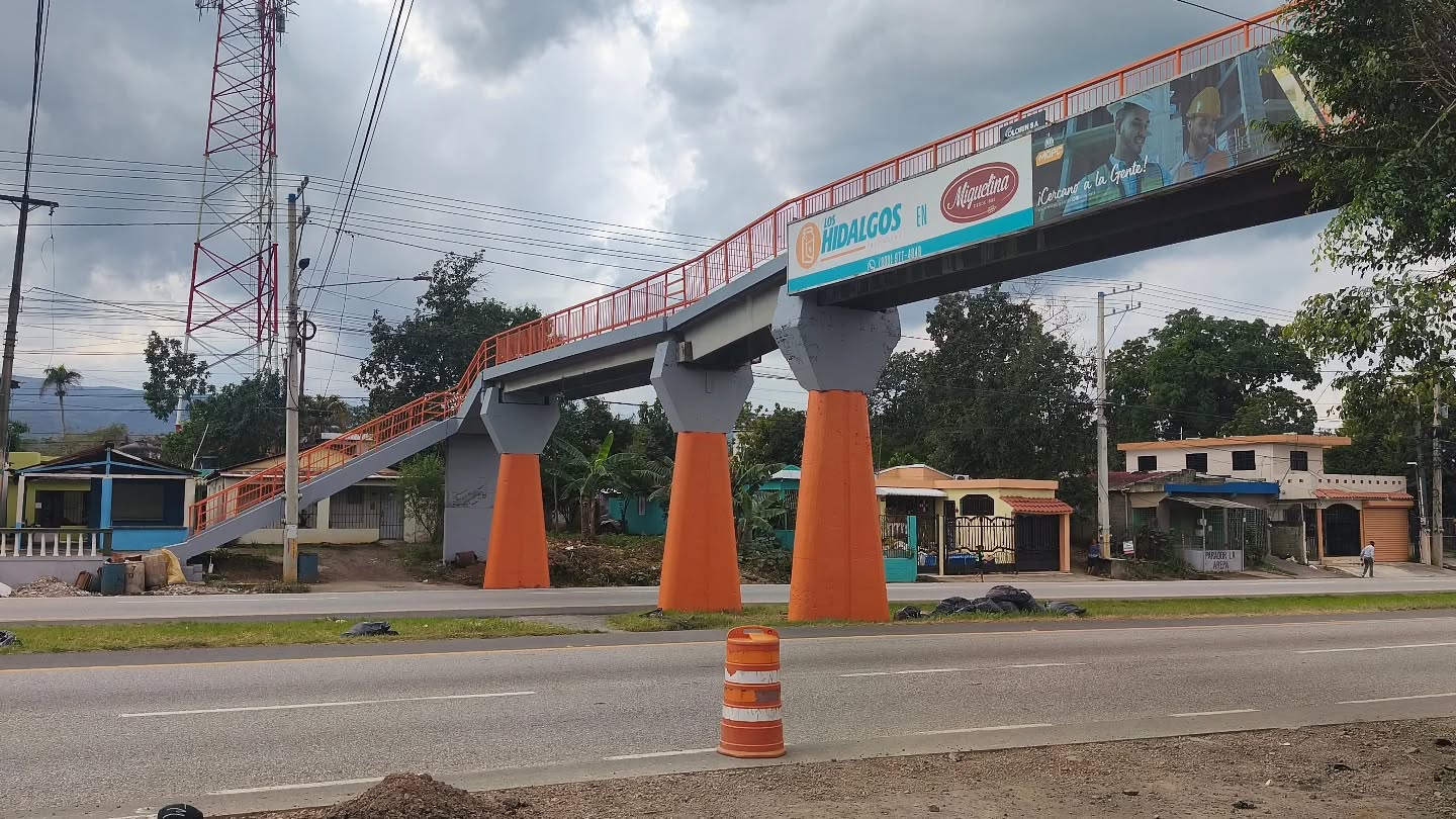 Exitosa Remodelación y Acondicionamiento De Nuestro Puente Peatonal.